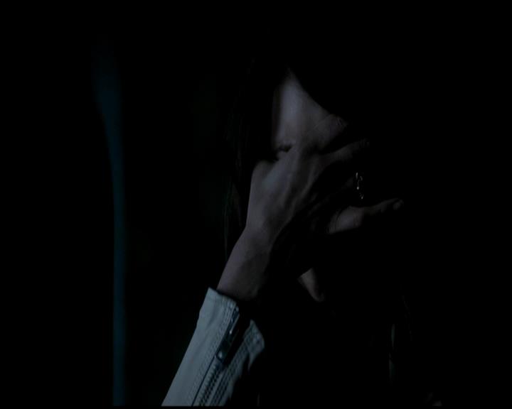 VampireDiariesWorld-dot-org_4x22TheWalkingDead1533.jpg