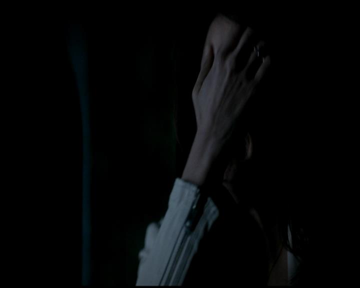 VampireDiariesWorld-dot-org_4x22TheWalkingDead1535.jpg