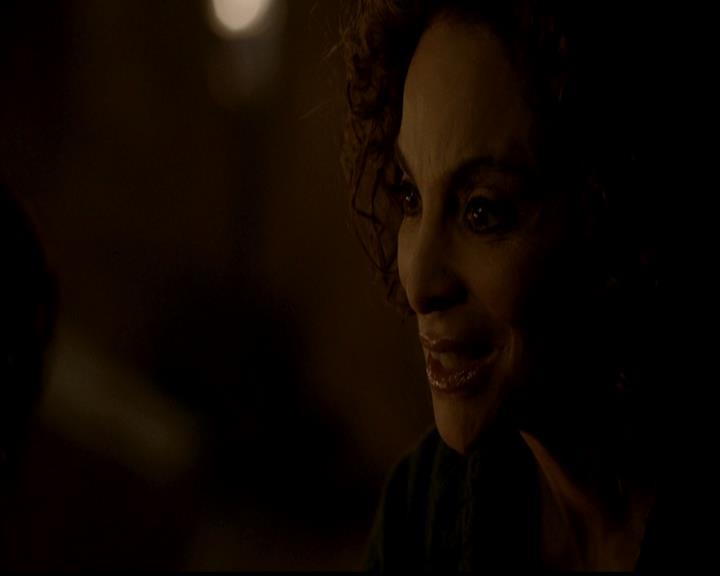 VampireDiariesWorld-dot-org_4x22TheWalkingDead1623.jpg