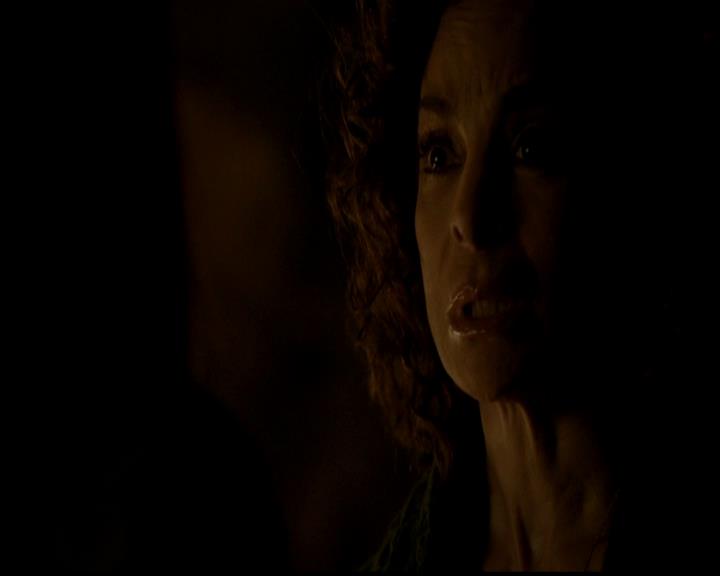 VampireDiariesWorld-dot-org_4x22TheWalkingDead1673.jpg