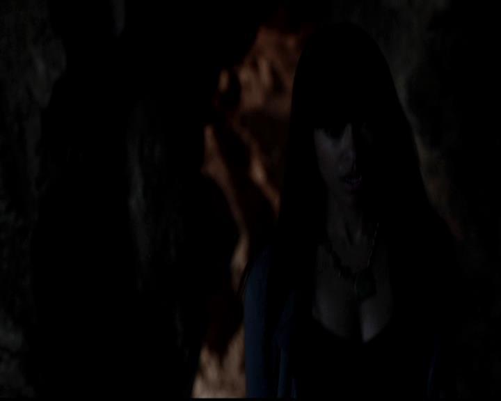 VampireDiariesWorld-dot-org_4x22TheWalkingDead1712.jpg