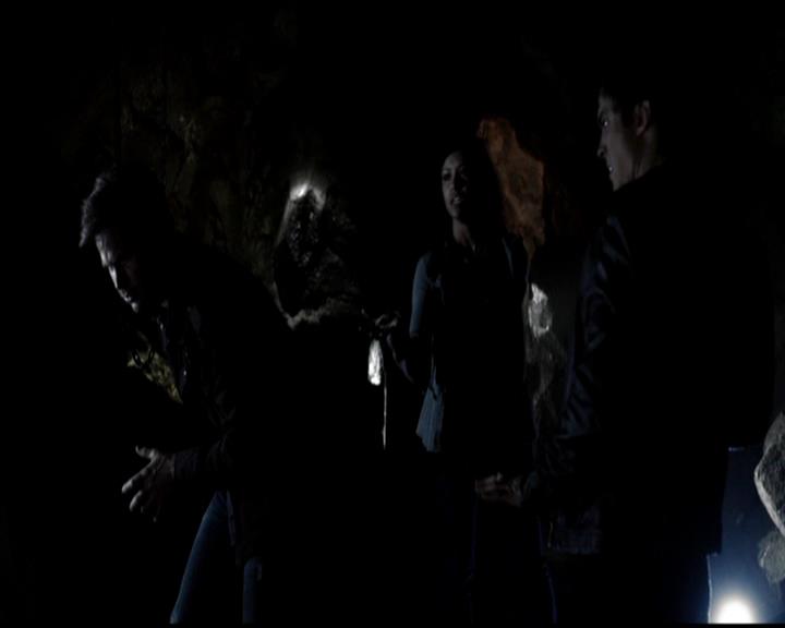 VampireDiariesWorld-dot-org_4x22TheWalkingDead1741.jpg