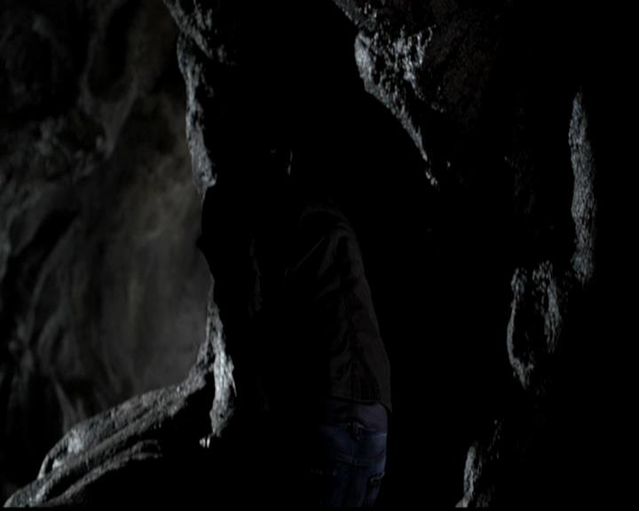 VampireDiariesWorld-dot-org_4x22TheWalkingDead1746.jpg