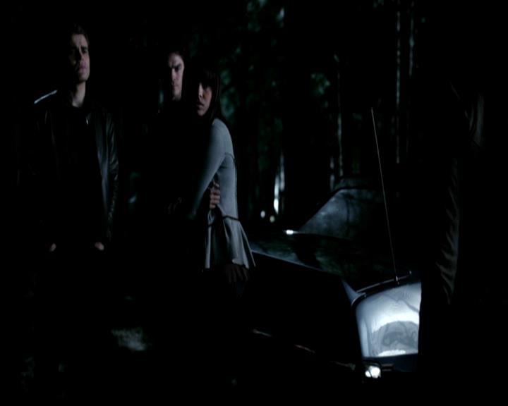 VampireDiariesWorld-dot-org_4x22TheWalkingDead1880.jpg