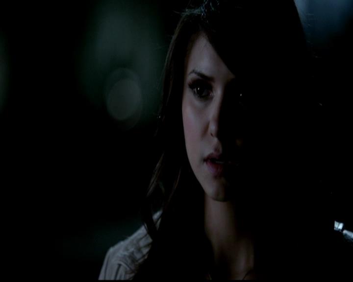 VampireDiariesWorld-dot-org_4x22TheWalkingDead1955.jpg