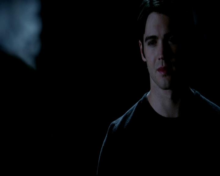 VampireDiariesWorld-dot-org_4x22TheWalkingDead1958.jpg