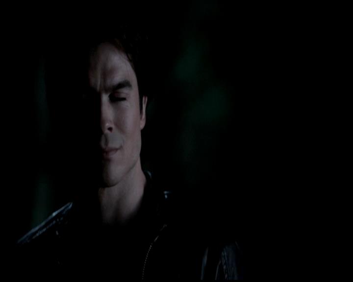 VampireDiariesWorld-dot-org_4x22TheWalkingDead1970.jpg