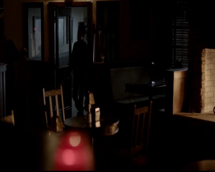 VampireDiariesWorld-dot-org_4x22TheWalkingDead1973.jpg