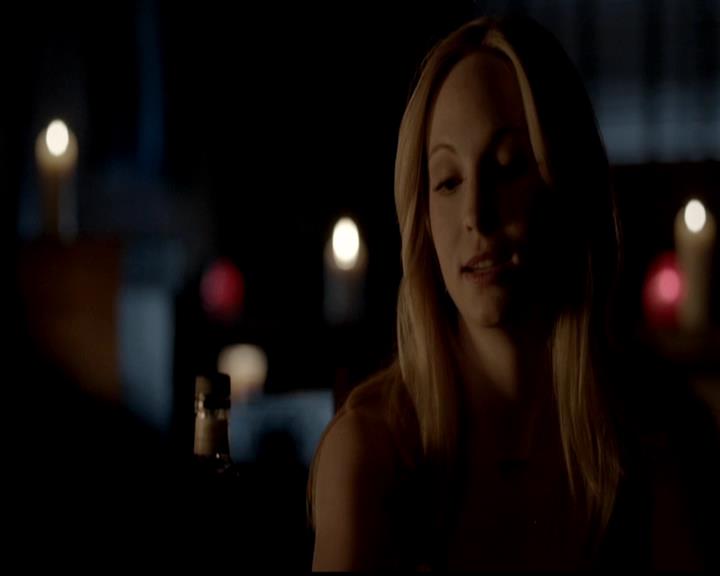 VampireDiariesWorld-dot-org_4x22TheWalkingDead1986.jpg