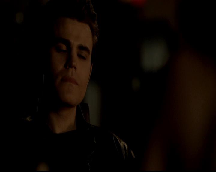VampireDiariesWorld-dot-org_4x22TheWalkingDead1997.jpg