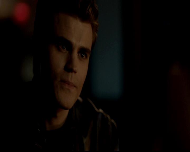 VampireDiariesWorld-dot-org_4x22TheWalkingDead2008.jpg
