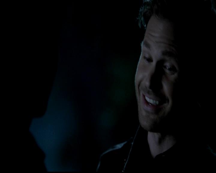 VampireDiariesWorld-dot-org_4x22TheWalkingDead2046.jpg
