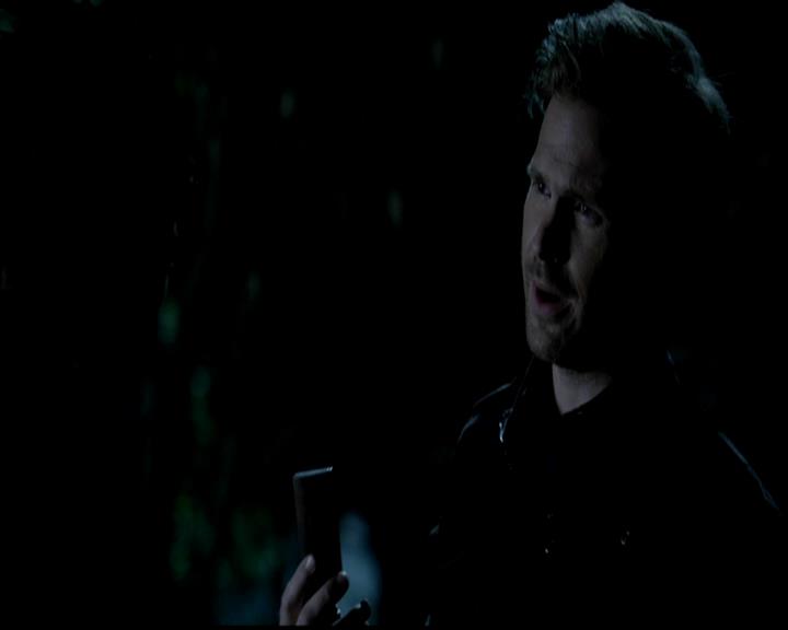 VampireDiariesWorld-dot-org_4x22TheWalkingDead2067.jpg