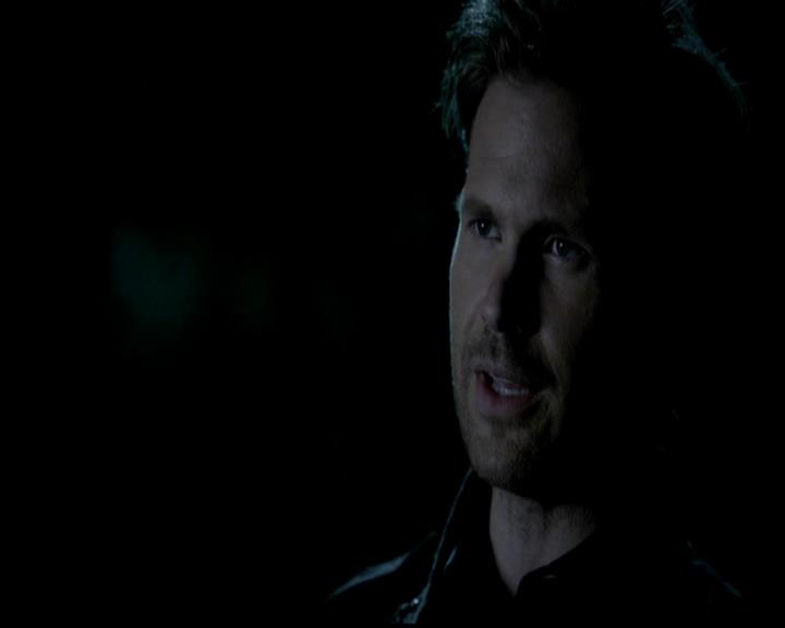 VampireDiariesWorld-dot-org_4x22TheWalkingDead2072.jpg