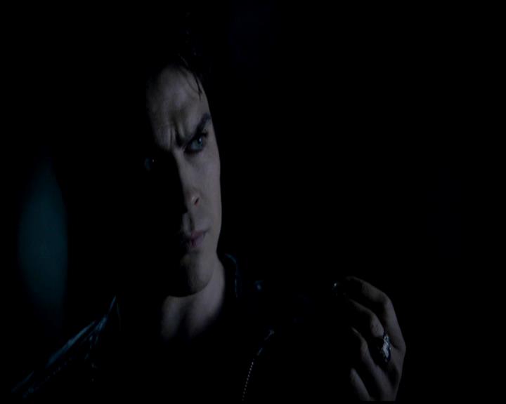 VampireDiariesWorld-dot-org_4x22TheWalkingDead2084.jpg