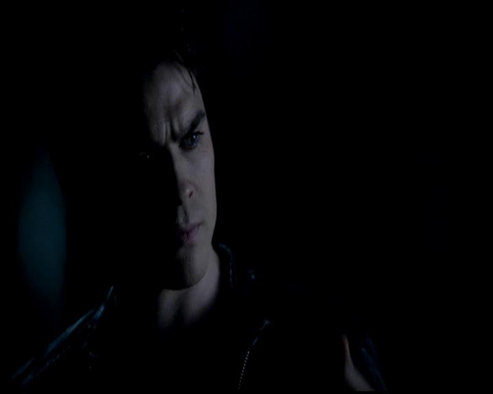 VampireDiariesWorld-dot-org_4x22TheWalkingDead2086.jpg