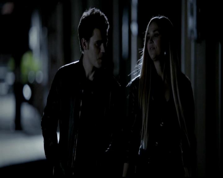 VampireDiariesWorld-dot-org_4x22TheWalkingDead2097.jpg
