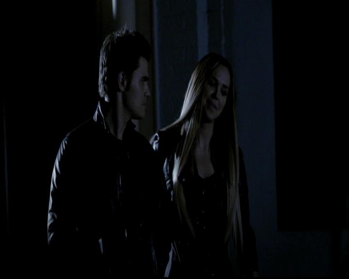 VampireDiariesWorld-dot-org_4x22TheWalkingDead2104.jpg