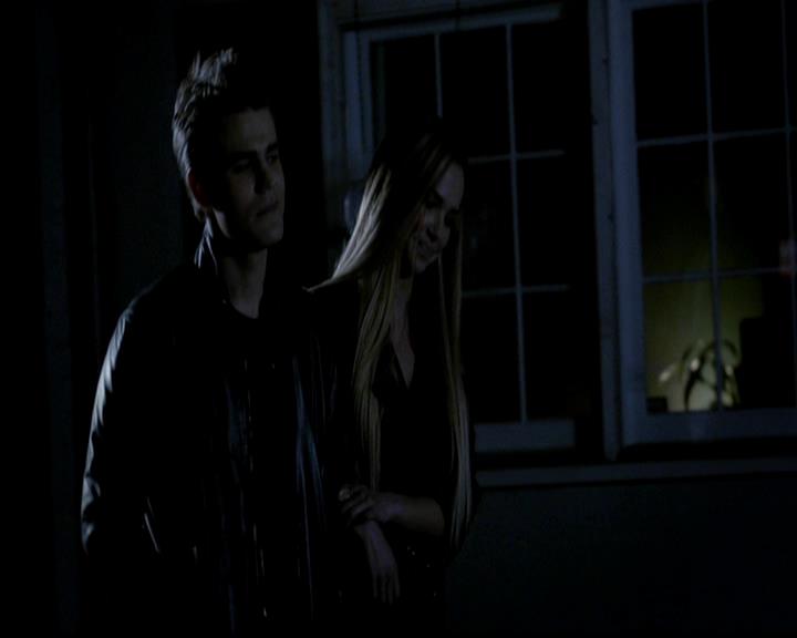 VampireDiariesWorld-dot-org_4x22TheWalkingDead2106.jpg