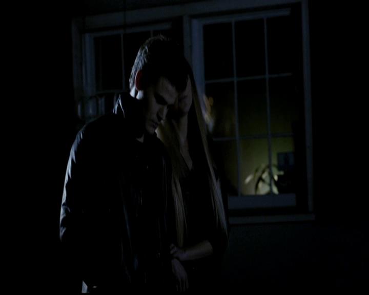 VampireDiariesWorld-dot-org_4x22TheWalkingDead2107.jpg