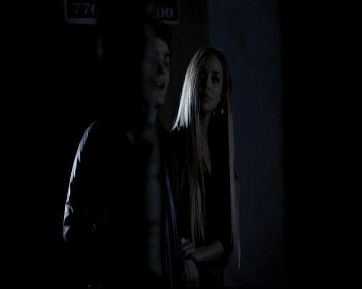 VampireDiariesWorld-dot-org_4x22TheWalkingDead2116.jpg