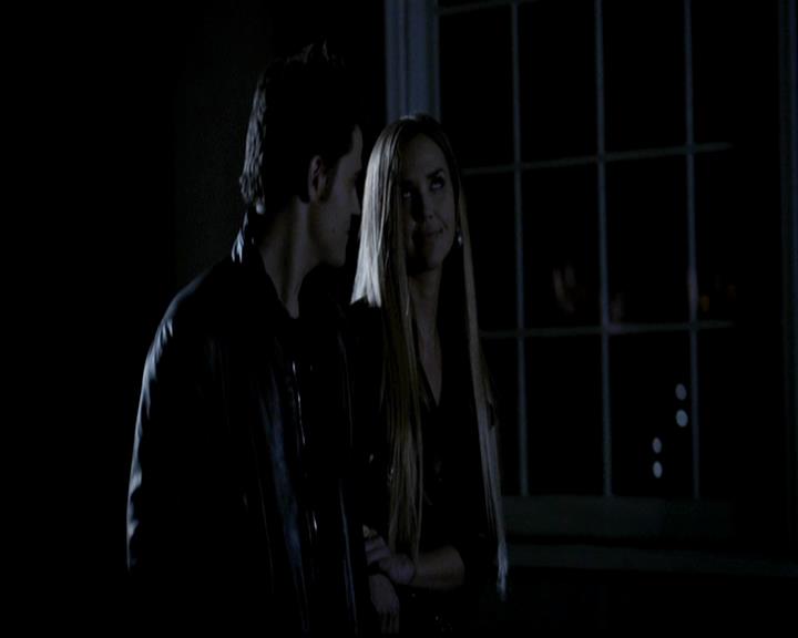 VampireDiariesWorld-dot-org_4x22TheWalkingDead2119.jpg