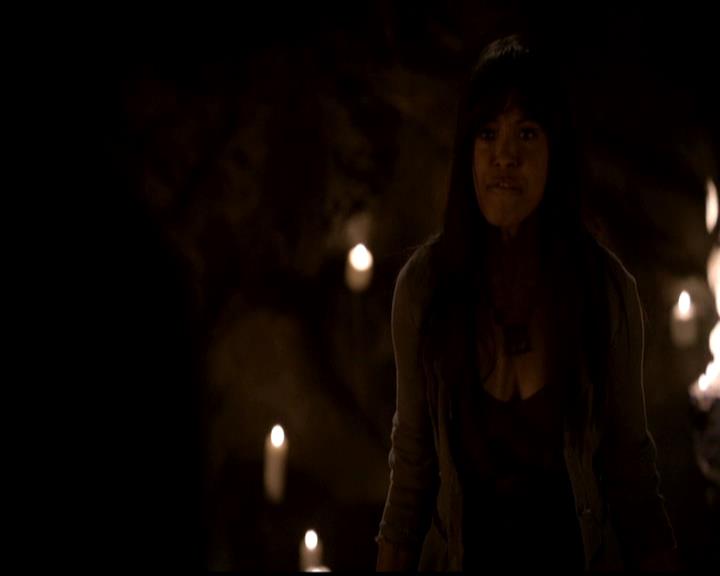 VampireDiariesWorld-dot-org_4x22TheWalkingDead2142.jpg