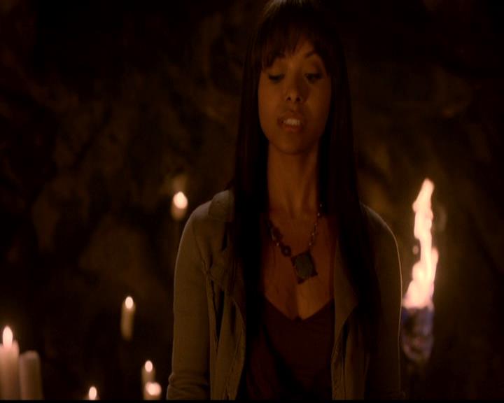 VampireDiariesWorld-dot-org_4x22TheWalkingDead2156.jpg