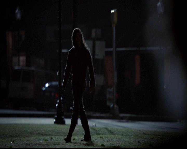 VampireDiariesWorld-dot-org_4x22TheWalkingDead2200.jpg