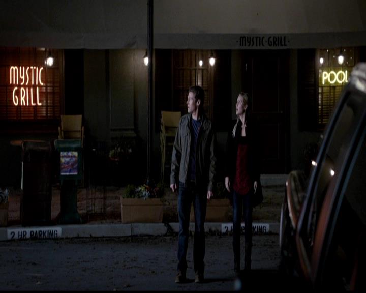 VampireDiariesWorld-dot-org_4x22TheWalkingDead2209.jpg