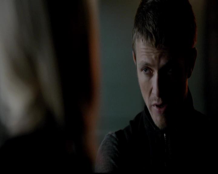 VampireDiariesWorld-dot-org_4x22TheWalkingDead2231.jpg