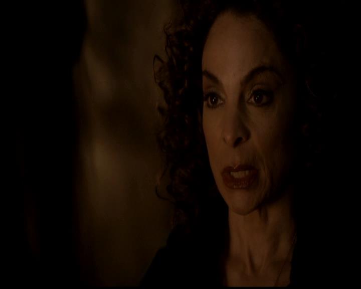 VampireDiariesWorld-dot-org_4x22TheWalkingDead2263.jpg