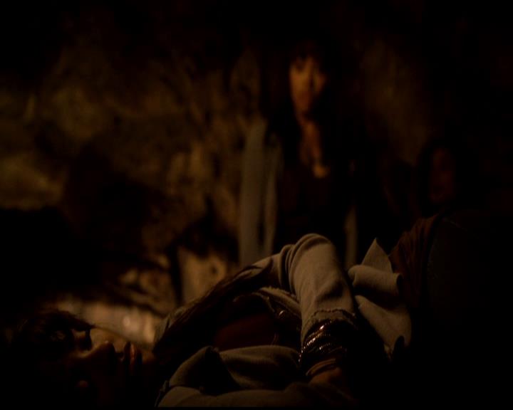 VampireDiariesWorld-dot-org_4x22TheWalkingDead2277.jpg