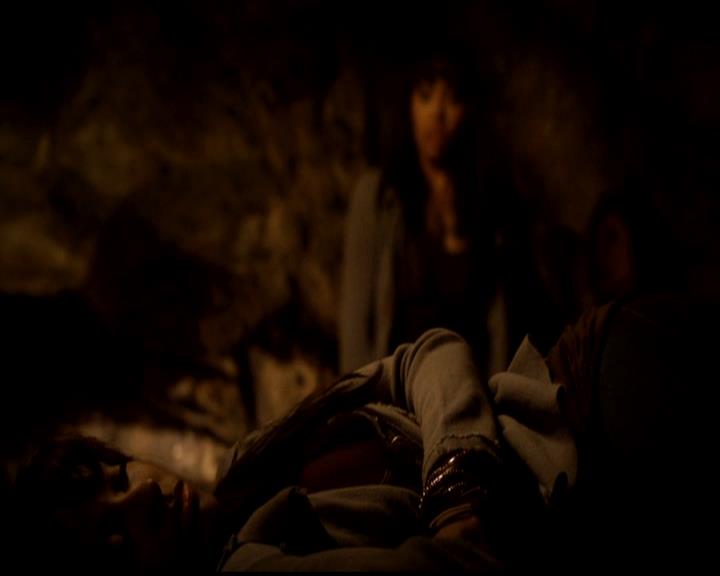 VampireDiariesWorld-dot-org_4x22TheWalkingDead2278.jpg