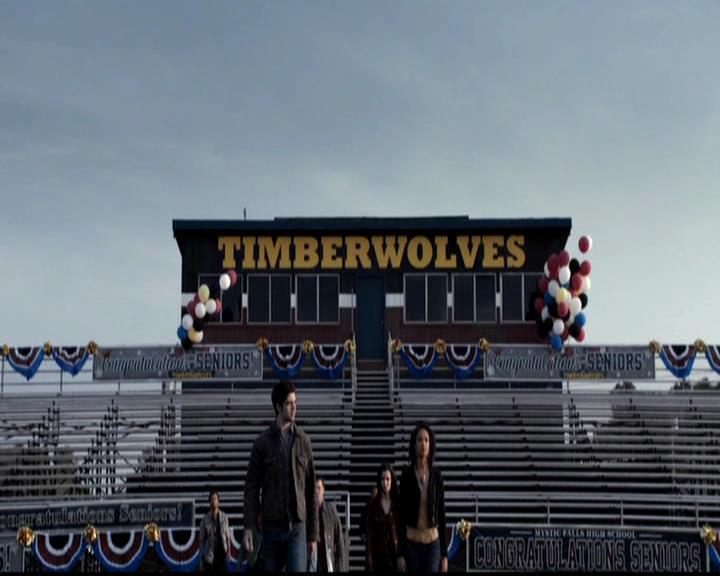 VampireDiariesWorld-dot-org_4x23Graduation0015.jpg