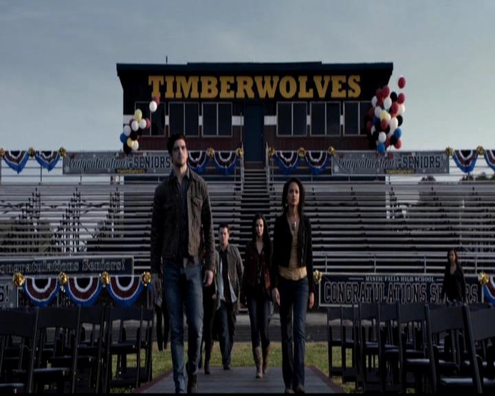 VampireDiariesWorld-dot-org_4x23Graduation0017.jpg