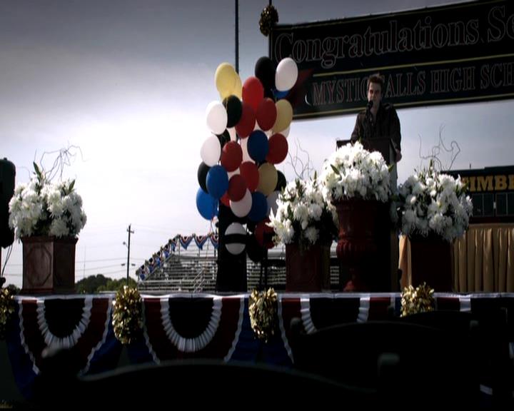 VampireDiariesWorld-dot-org_4x23Graduation0020.jpg