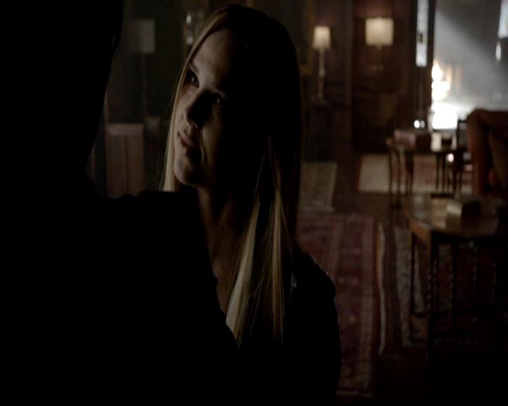 VampireDiariesWorld-dot-org_4x23Graduation0081.jpg