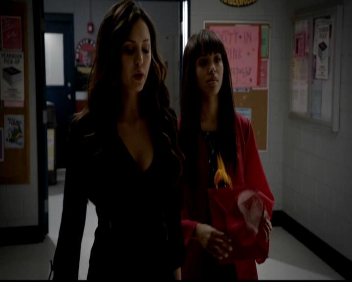 VampireDiariesWorld-dot-org_4x23Graduation0456.jpg