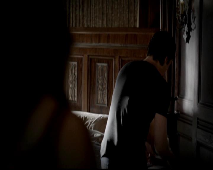 VampireDiariesWorld-dot-org_4x23Graduation0513.jpg