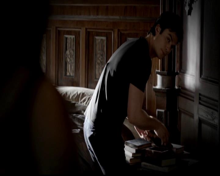 VampireDiariesWorld-dot-org_4x23Graduation0514.jpg