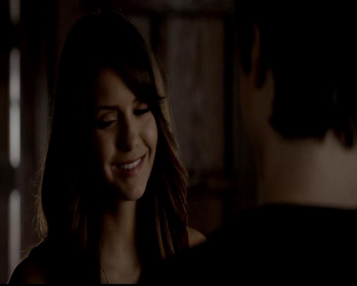 VampireDiariesWorld-dot-org_4x23Graduation0526.jpg