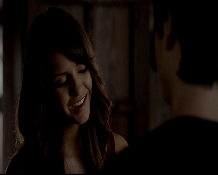 VampireDiariesWorld-dot-org_4x23Graduation0527.jpg