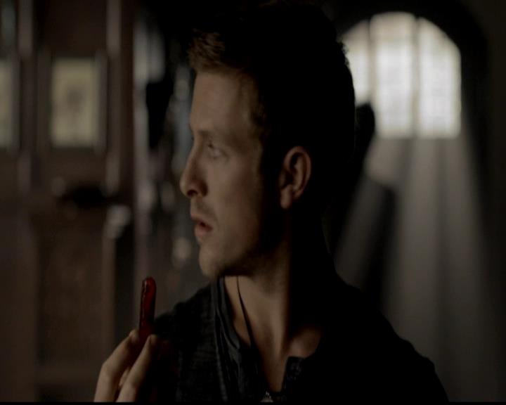VampireDiariesWorld-dot-org_4x23Graduation0704.jpg