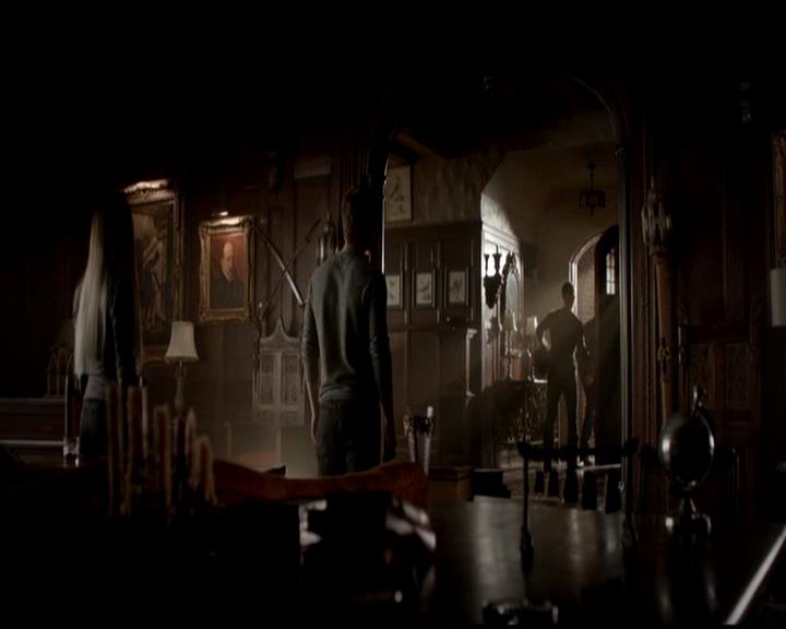 VampireDiariesWorld-dot-org_4x23Graduation0708.jpg