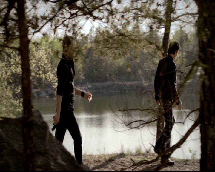 VampireDiariesWorld-dot-org_4x23Graduation0717.jpg