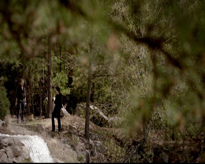VampireDiariesWorld-dot-org_4x23Graduation0739.jpg