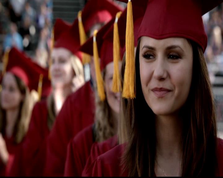 VampireDiariesWorld-dot-org_4x23Graduation0996.jpg
