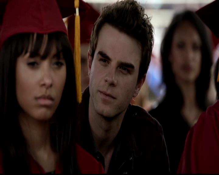 VampireDiariesWorld-dot-org_4x23Graduation1016.jpg