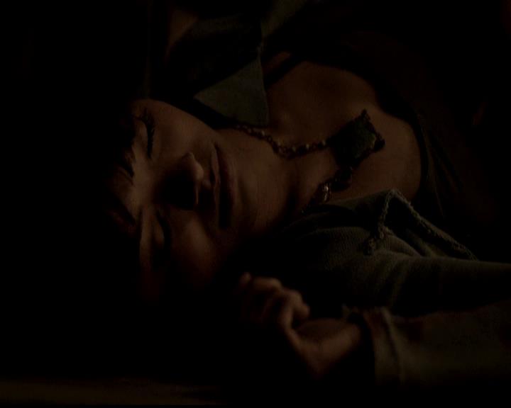 VampireDiariesWorld-dot-org_4x23Graduation1070.jpg